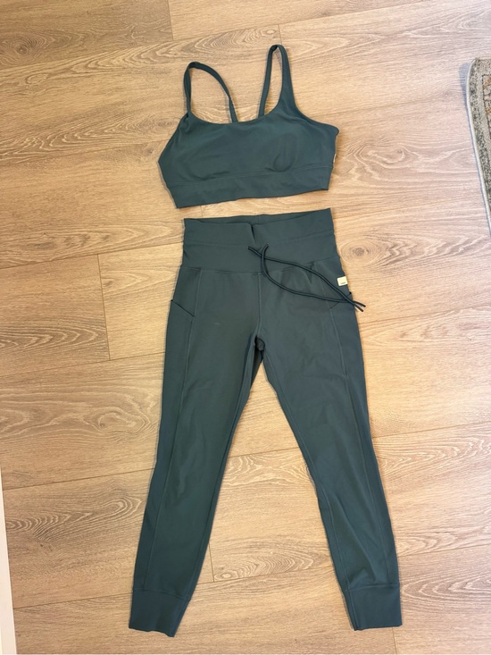 Vuori Pants - Vuori Matching Set|Yosemite Longline Bra (L) + Daily Pocket Leggings (M) | Tidal